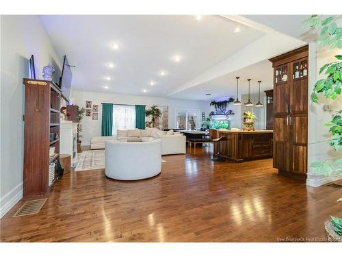 11 Mitchell Wayne, Fredericton, NB 