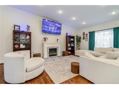 11 Mitchell Wayne, Fredericton, NB 