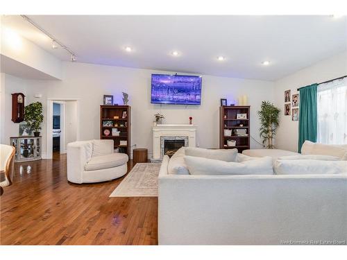 11 Mitchell Wayne, Fredericton, NB 