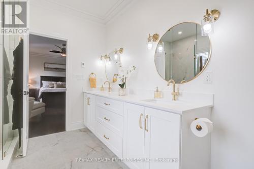 1842 Pagehurst Avenue, Mississauga, ON - Indoor Photo Showing Bathroom