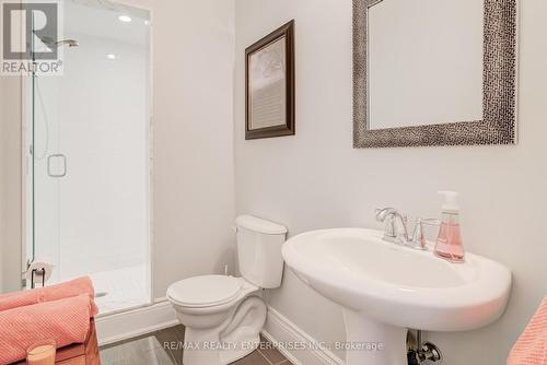 1842 Pagehurst Avenue, Mississauga, ON - Indoor Photo Showing Bathroom
