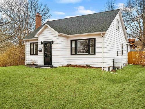 3 Scotsburn Avenue, Dartmouth, NS 