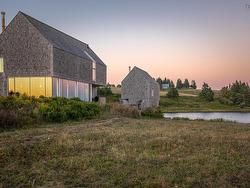 120 Net Yard Lane Upper Kingsburg, NS B0X 2X0