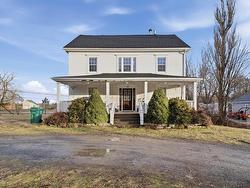 15 Falmouth Dyke Rd Falmouth, NS B0P 1L0