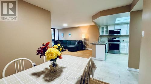 402 - 7601 Bathurst Street, Vaughan, ON - Indoor Photo Showing Other Room