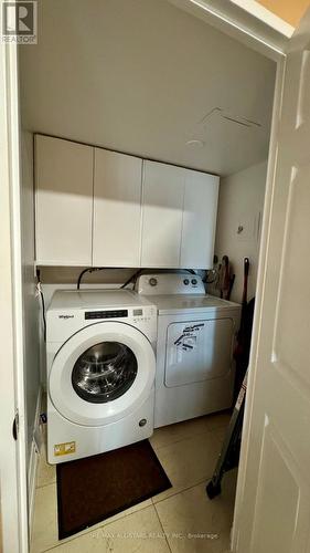 402 - 7601 Bathurst Street, Vaughan, ON - Indoor Photo Showing Laundry Room