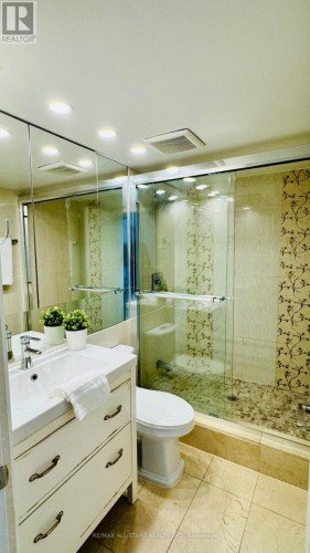 402 - 7601 Bathurst Street, Vaughan, ON 
