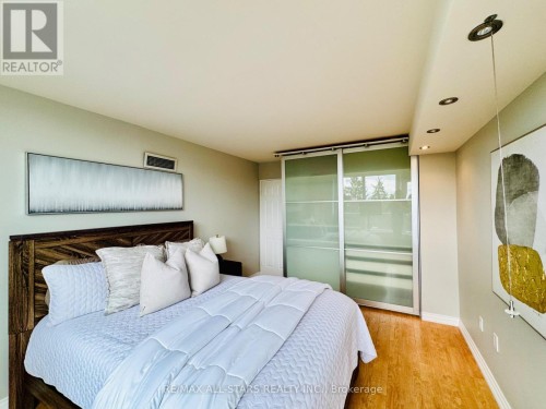402 - 7601 Bathurst Street, Vaughan, ON 