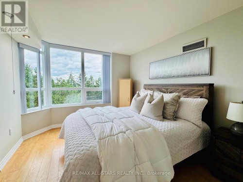 402 - 7601 Bathurst Street, Vaughan, ON 