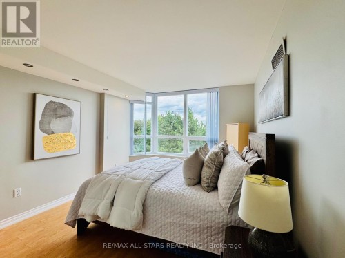 402 - 7601 Bathurst Street, Vaughan, ON 
