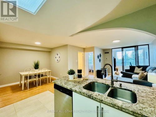 402 - 7601 Bathurst Street, Vaughan, ON 
