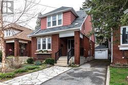93 HOUGHTON AVENUE S  Hamilton, ON L8K 2M9
