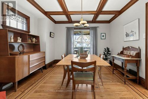 93 Houghton Avenue S, Hamilton, ON - Indoor Photo Showing Dining Room