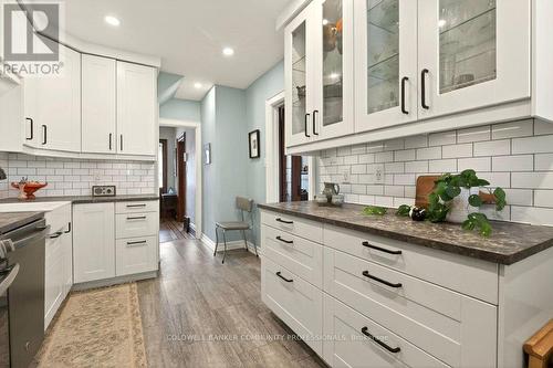 93 Houghton Avenue S, Hamilton, ON - Indoor Photo Showing Kitchen With Upgraded Kitchen