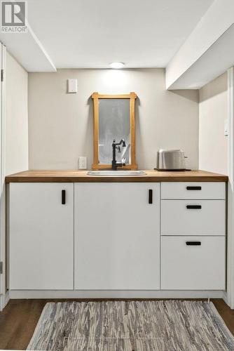 93 Houghton Avenue S, Hamilton, ON - Indoor