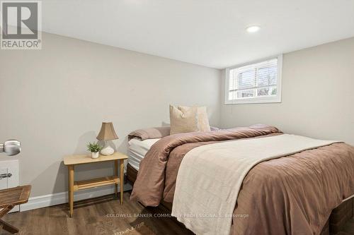 93 Houghton Avenue S, Hamilton, ON - Indoor Photo Showing Bedroom