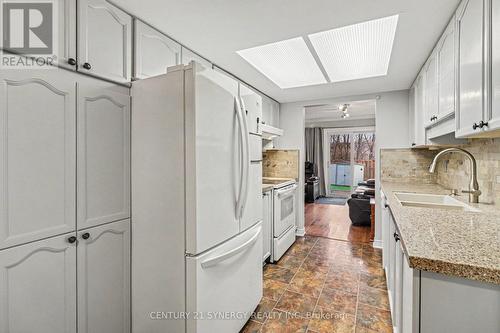 41 Hunterswood Crescent, Ottawa, ON - Indoor Photo Showing Kitchen With Double Sink