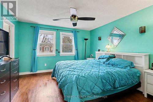 41 Hunterswood Crescent, Ottawa, ON - Indoor Photo Showing Bedroom