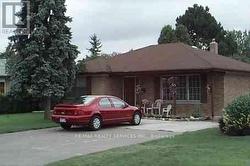 32 SANFORD CRESCENT Brampton, ON L6X 2C3