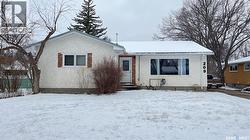 209 Hood STREET Maple Creek, SK S0N 1N0