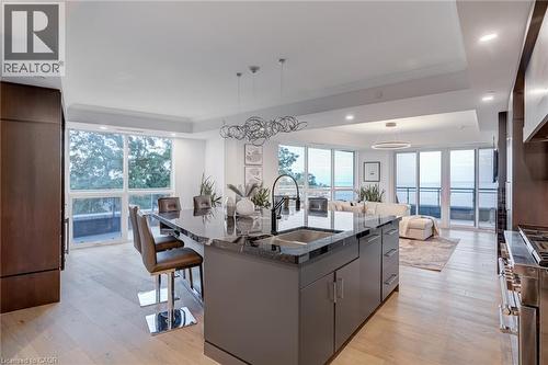 2060 Lakeshore Road Unit# 308, Burlington, ON - Indoor Photo Showing Kitchen With Upgraded Kitchen