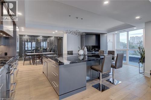 2060 Lakeshore Road Unit# 308, Burlington, ON - Indoor Photo Showing Kitchen With Upgraded Kitchen