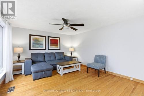 181 Picton Street W, Goderich (Goderich (Town)), ON - Indoor Photo Showing Living Room