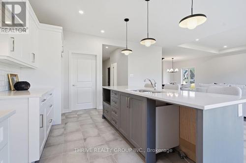 64 Basil Crescent, Middlesex Centre (Ilderton), ON - Indoor Photo Showing Kitchen