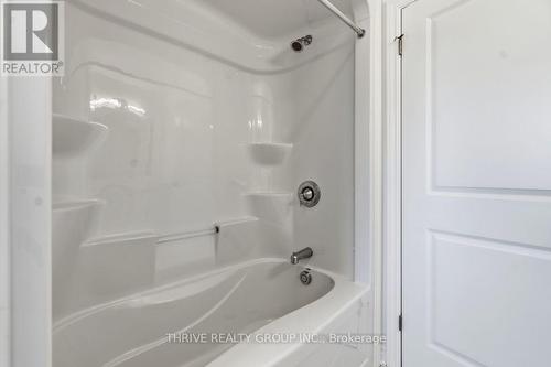 64 Basil Crescent, Middlesex Centre (Ilderton), ON - Indoor Photo Showing Bathroom