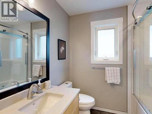 4511 Manson Ave, Powell River, BC - Indoor Photo Showing Bathroom