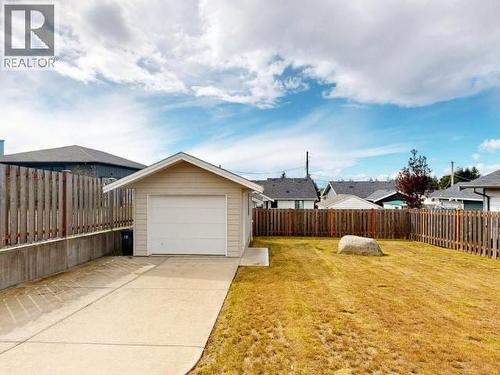 4511 Manson Ave, Powell River, BC - Outdoor