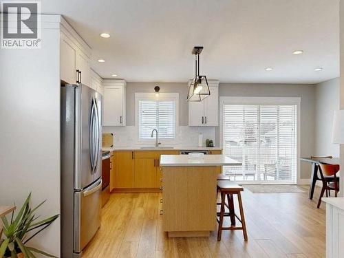 4511 Manson Ave, Powell River, BC - Indoor Photo Showing Kitchen