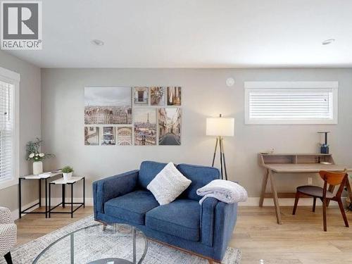 4511 Manson Ave, Powell River, BC - Indoor Photo Showing Living Room