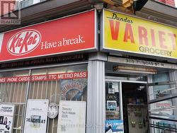 3115 DUNDAS STREET W Toronto, ON M6P 1Z9