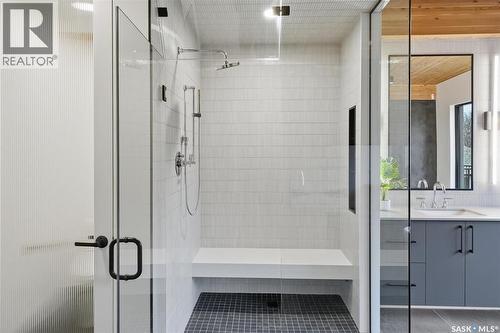301 212 Saskatchewan Crescent, Saskatoon, SK - Indoor Photo Showing Bathroom