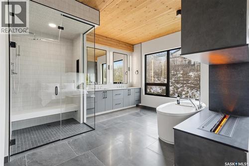 301 212 Saskatchewan Crescent, Saskatoon, SK - Indoor Photo Showing Bathroom
