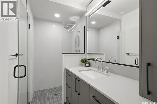 301 212 Saskatchewan Crescent, Saskatoon, SK - Indoor Photo Showing Bathroom