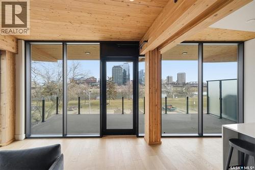 301 212 Saskatchewan Crescent, Saskatoon, SK -  With Balcony With Exterior