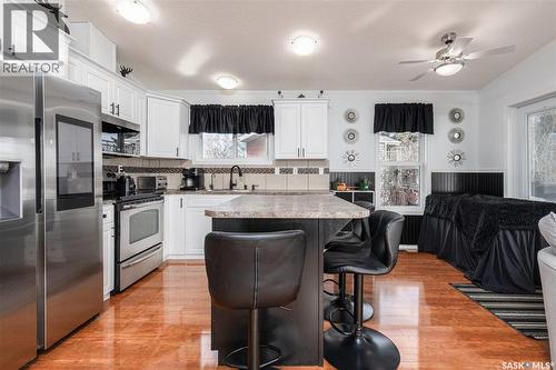 130 Marine Drive, South Lake, SK - Indoor Photo Showing Kitchen
