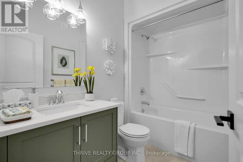 15 - 1080 Upperpoint Avenue, London South (South B), ON - Indoor Photo Showing Bathroom