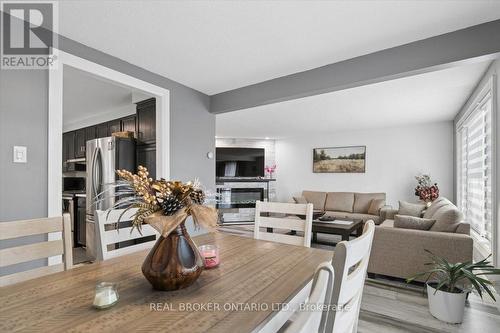 3 - 481 Beechwood Drive, Waterloo, ON - Indoor Photo Showing Living Room