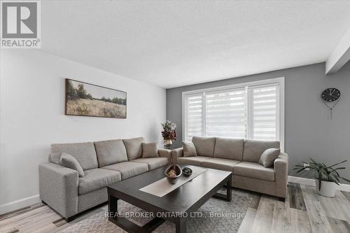 3 - 481 Beechwood Drive, Waterloo, ON - Indoor Photo Showing Living Room