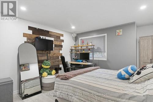 3 - 481 Beechwood Drive, Waterloo, ON - Indoor Photo Showing Bedroom