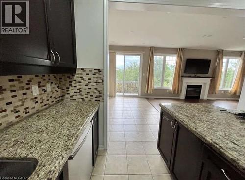 450 Cavanagh Lane, Milton, ON - Indoor Photo Showing Kitchen