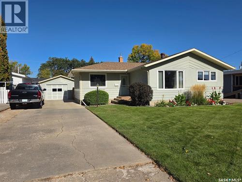 464 Macdonald Drive, Swift Current, SK - Outdoor With Facade