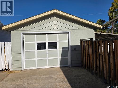 464 Macdonald Drive, Swift Current, SK - Outdoor With Exterior