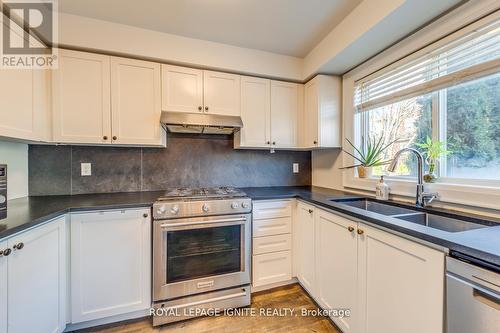 5637 Evelyn Lane, Burlington, ON - Indoor Photo Showing Kitchen With Double Sink