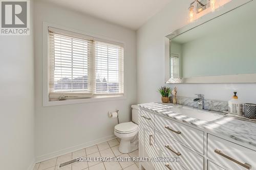 5637 Evelyn Lane, Burlington, ON - Indoor Photo Showing Bathroom