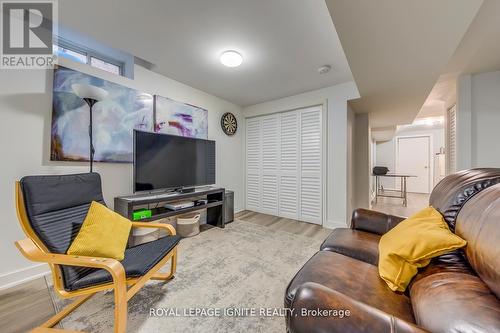 5637 Evelyn Lane, Burlington, ON - Indoor