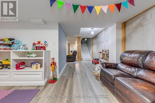 5637 Evelyn Lane, Burlington, ON - Indoor